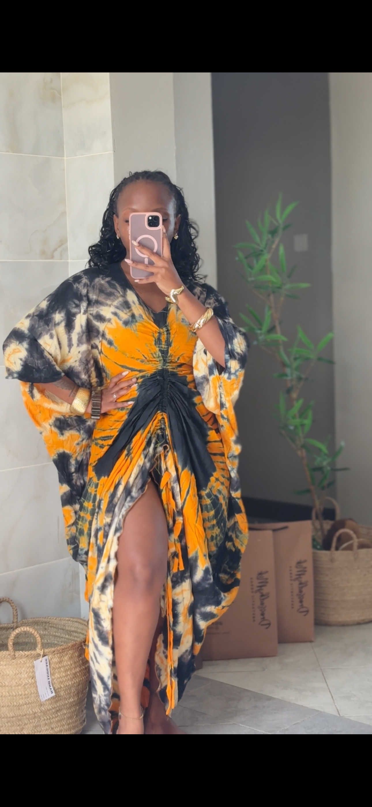 Thee Buche Boubou
