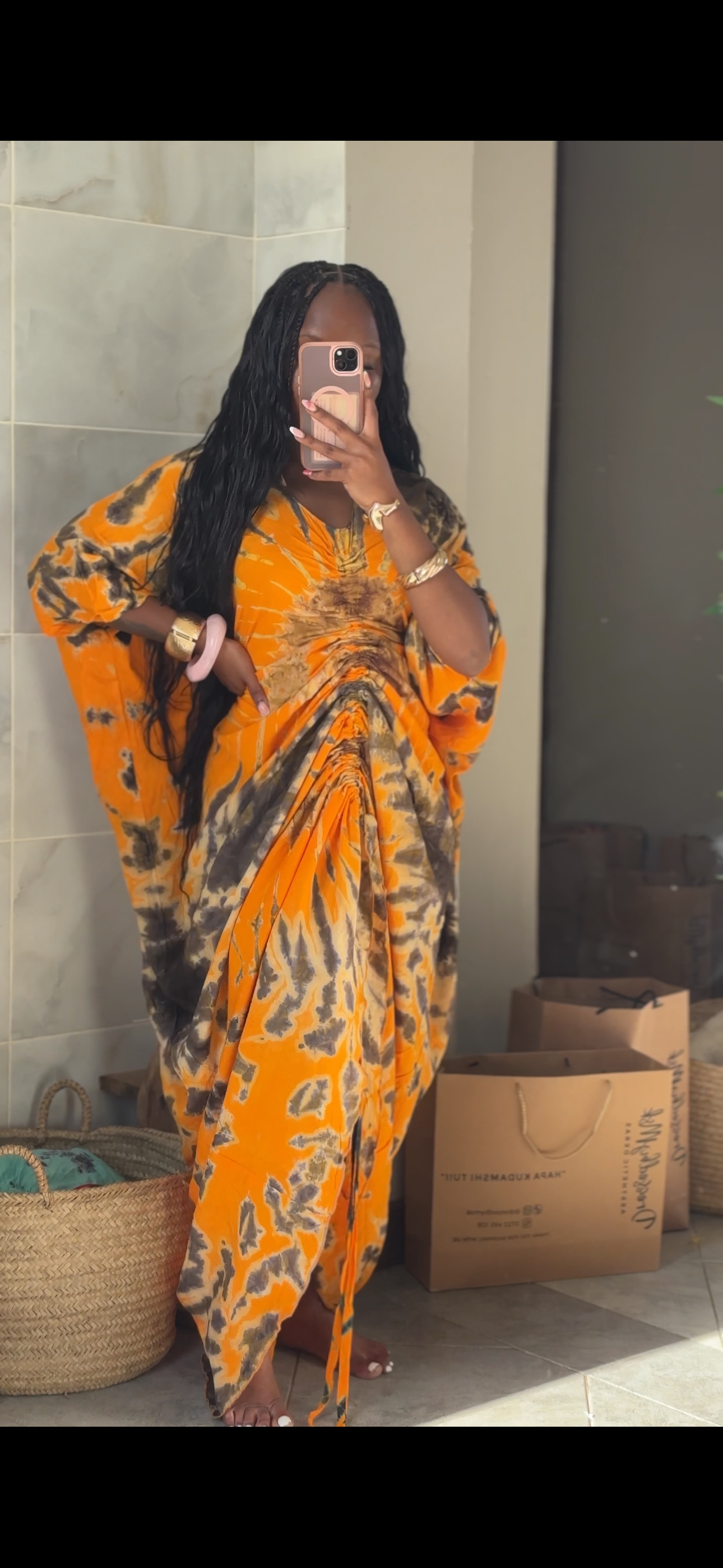Thee Buche Boubou