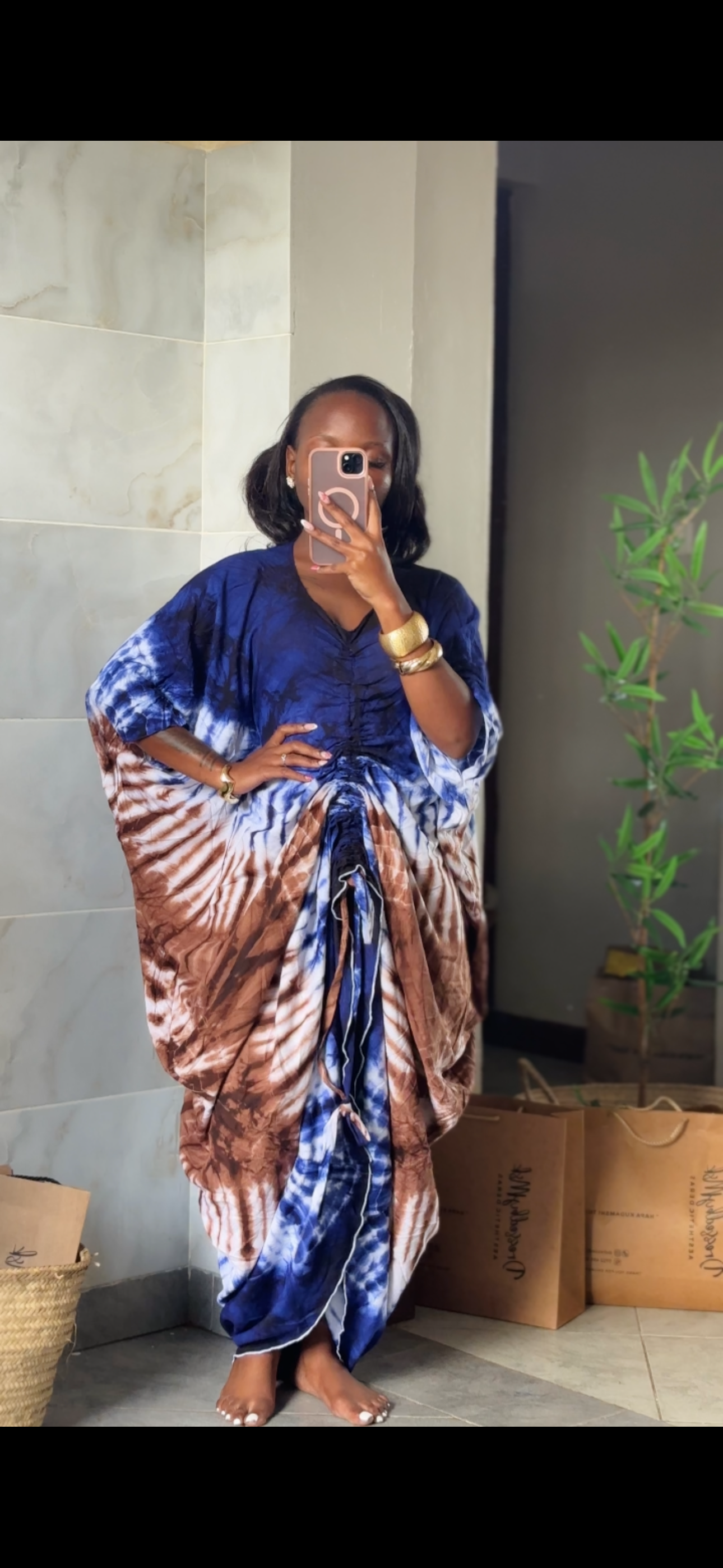 Thee Buche Boubou