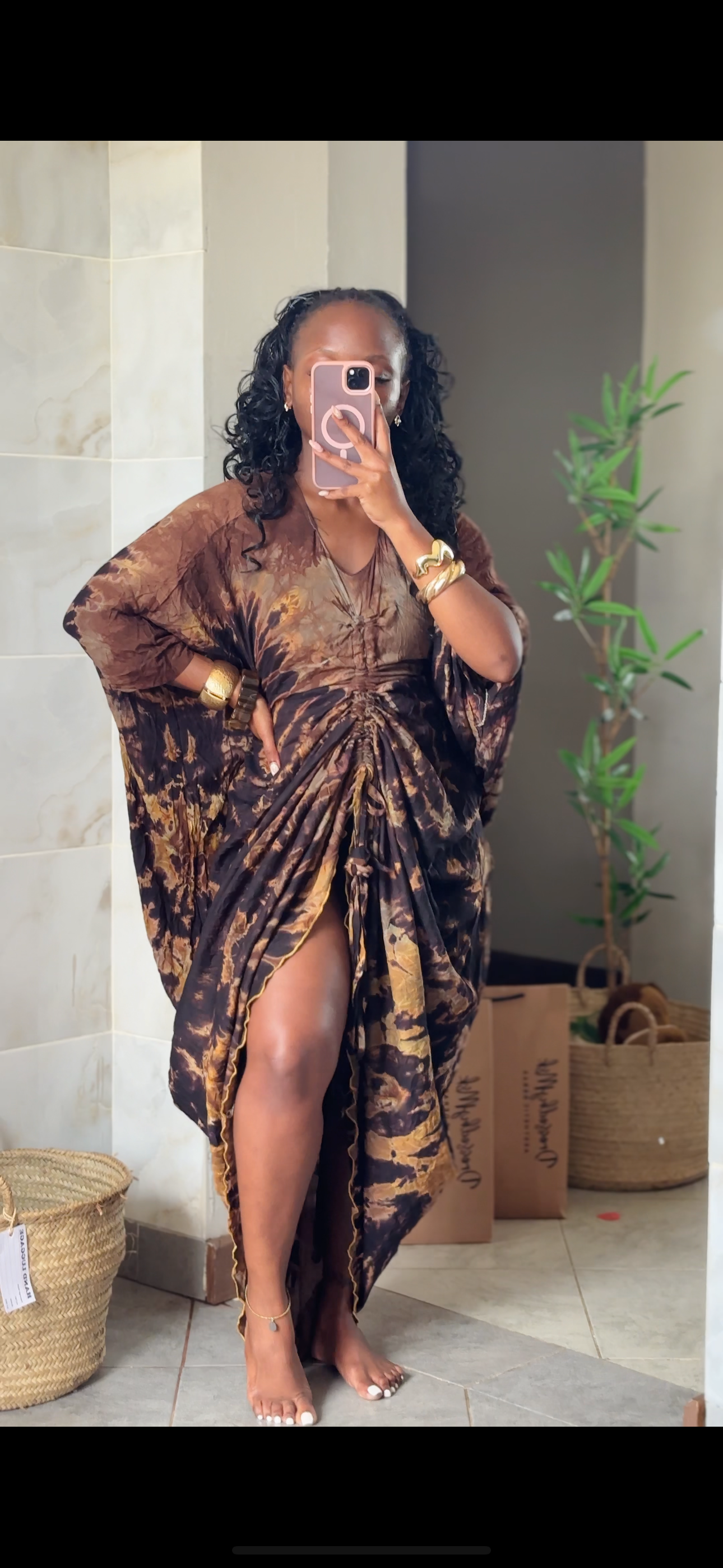 Thee Buche Boubou