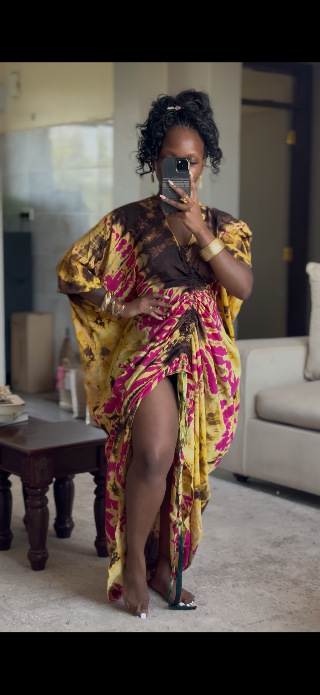 Thee Buche Boubou