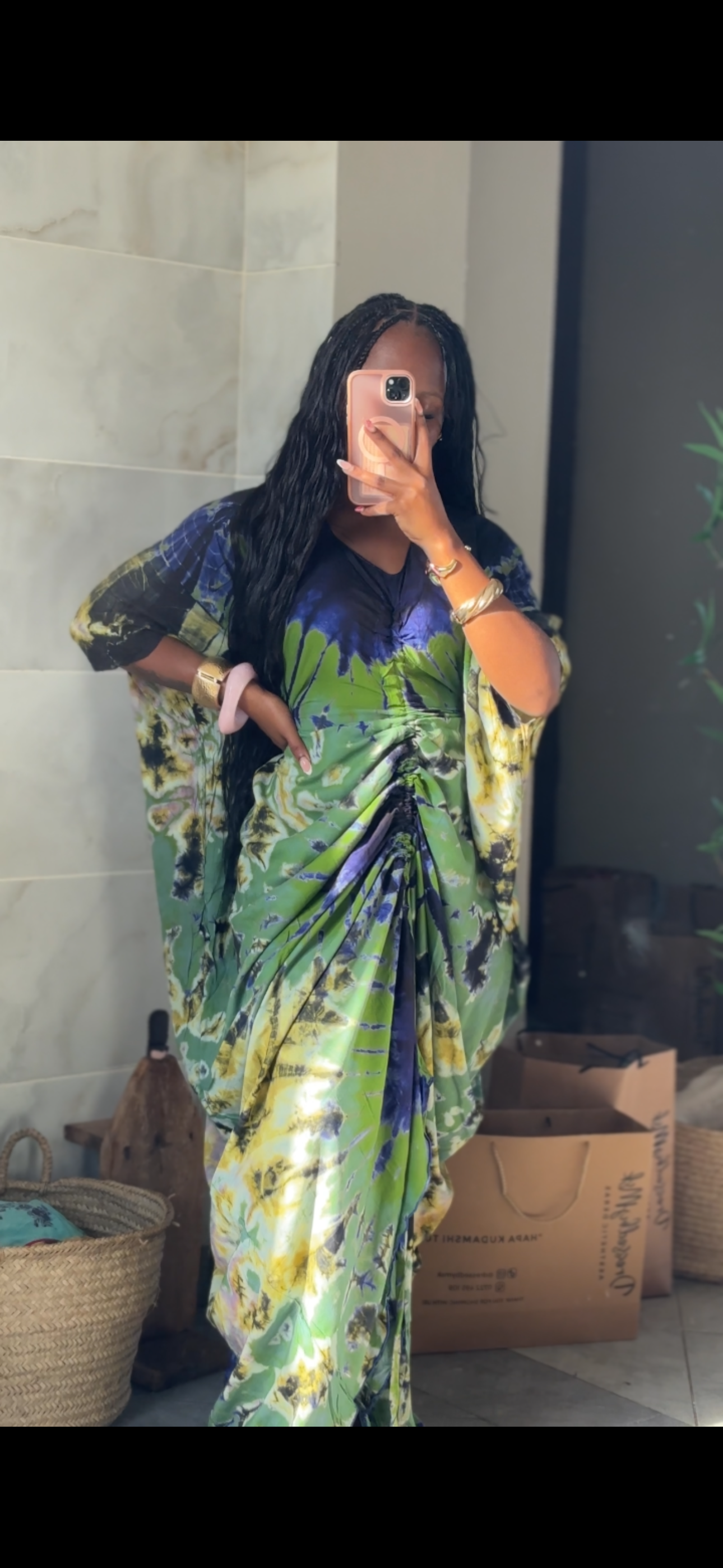 Thee Buche Boubou