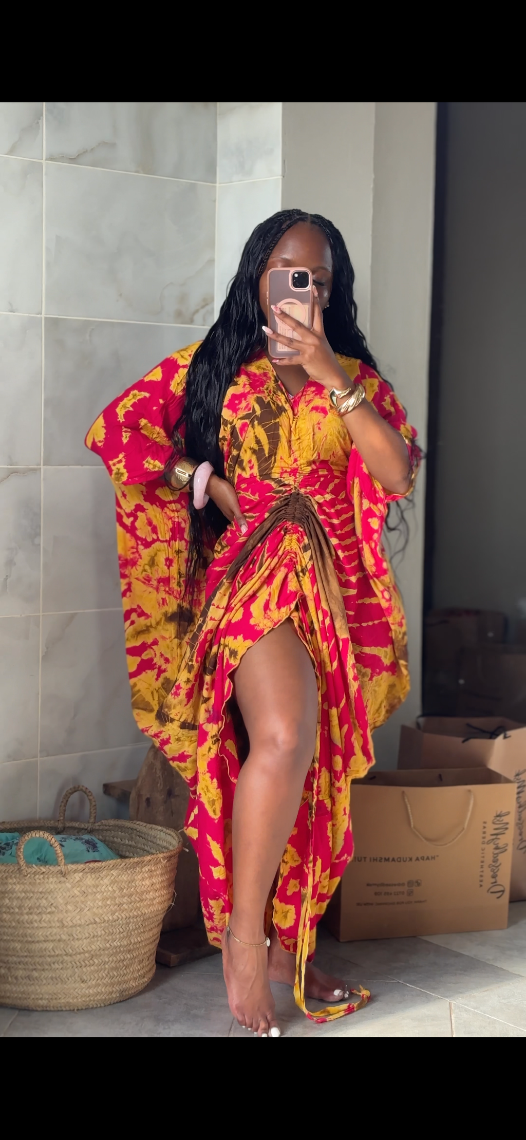 Thee Buche Boubou
