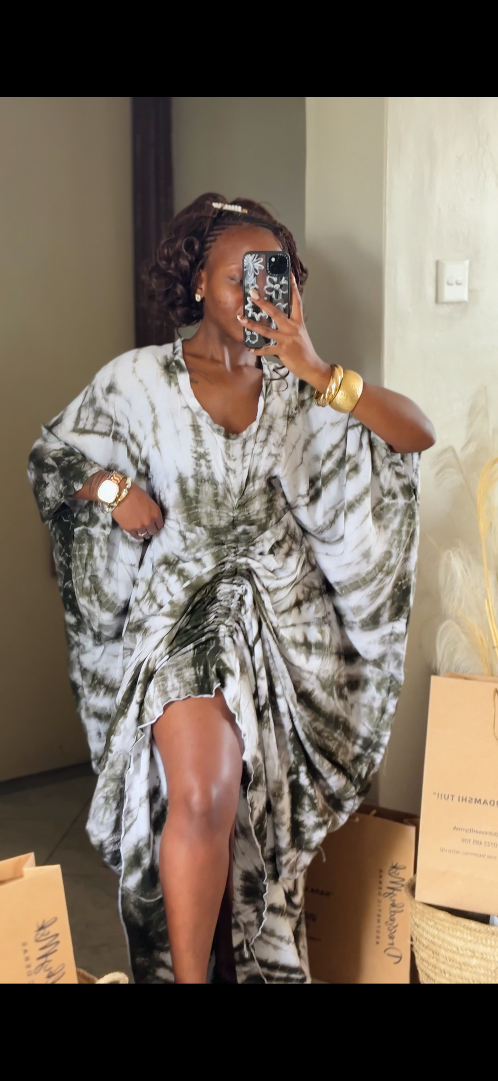Thee Buche Boubou