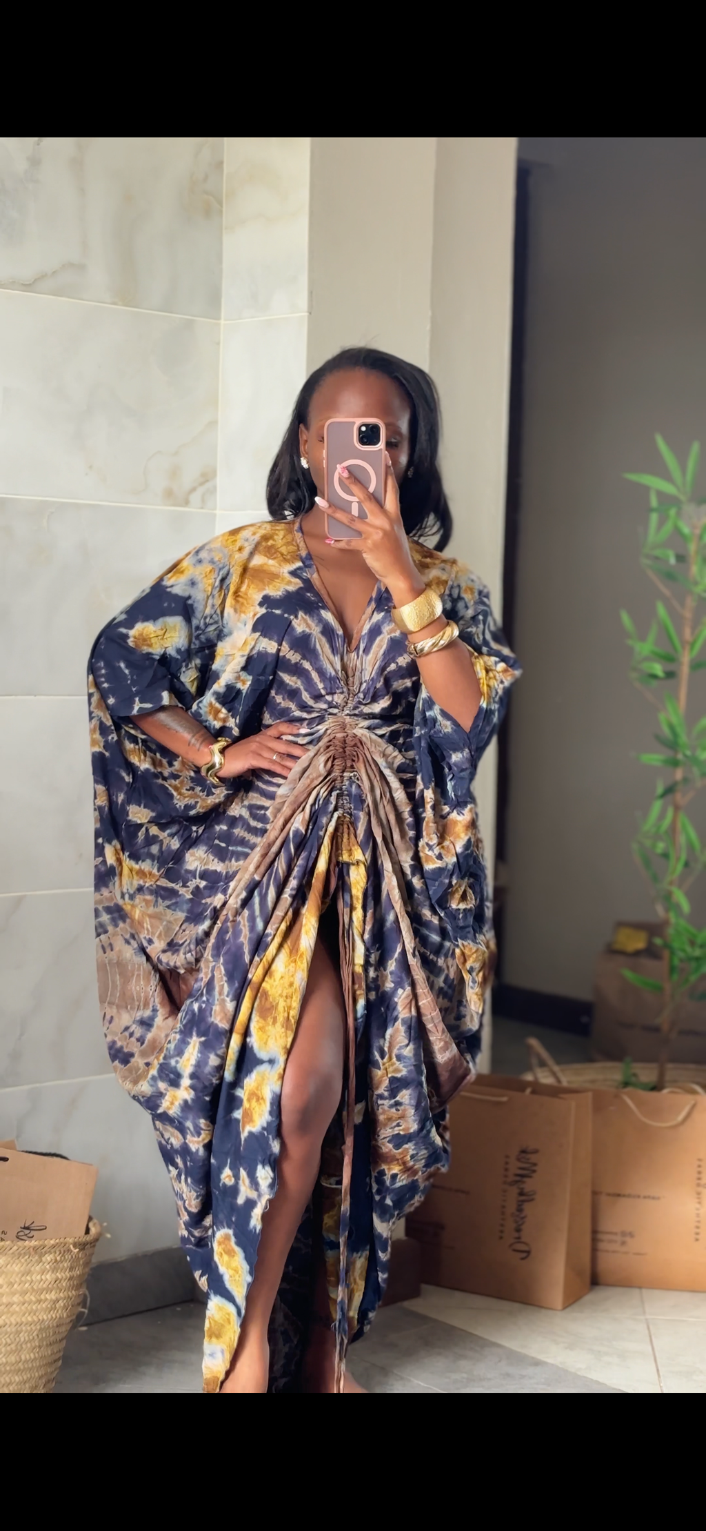 Thee Buche Boubou