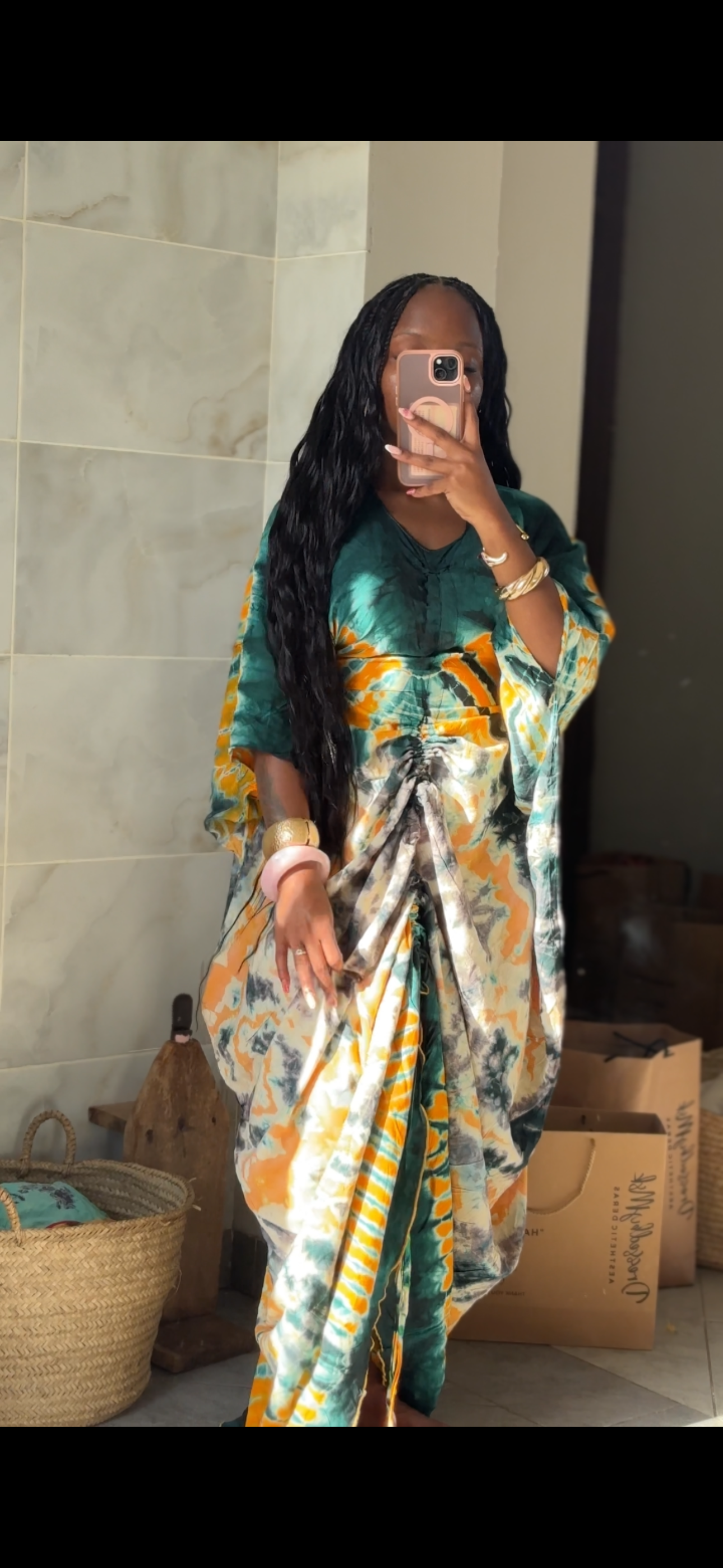 Thee Buche Boubou