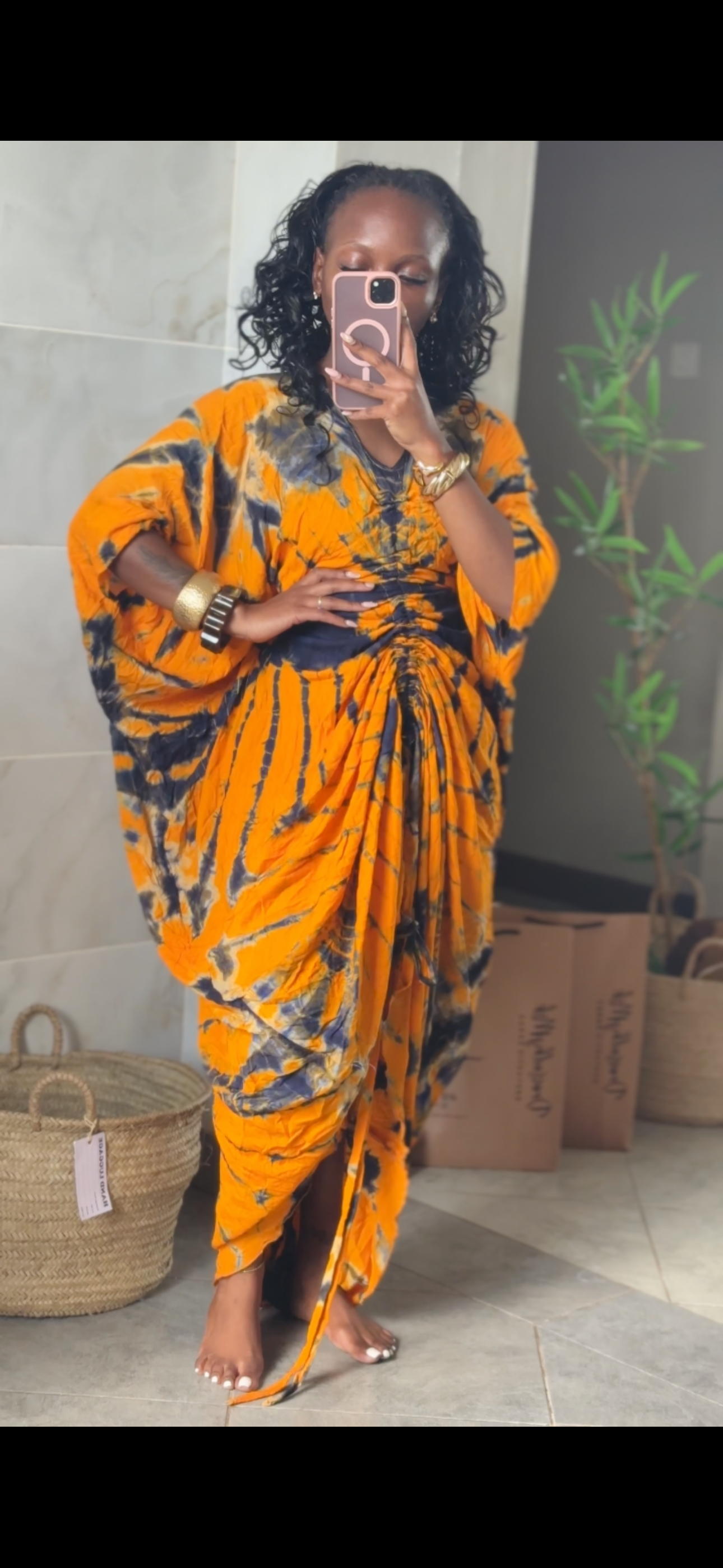Thee Buche Boubou